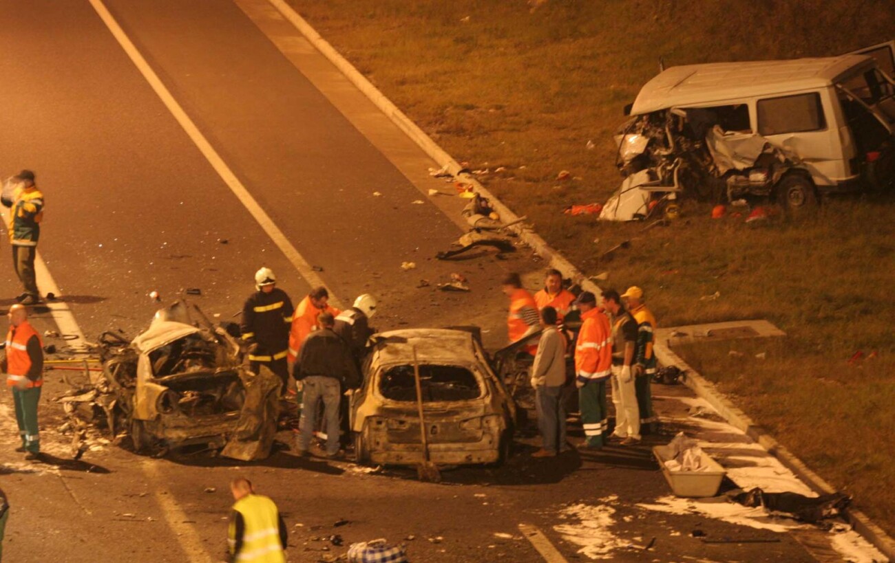 ARHIVA – 9.11.2006. Stravi?na nesre?a na autocesti Rijeka-Zagreb: Izgorjele tri osobe, jedna umrla u bolnici ARHIVA – 9.11.2006. Stravi?na nesre?a na autocesti Rijeka-Zagreb: Izgorjele tri osobe, jedna umrla u bolnici