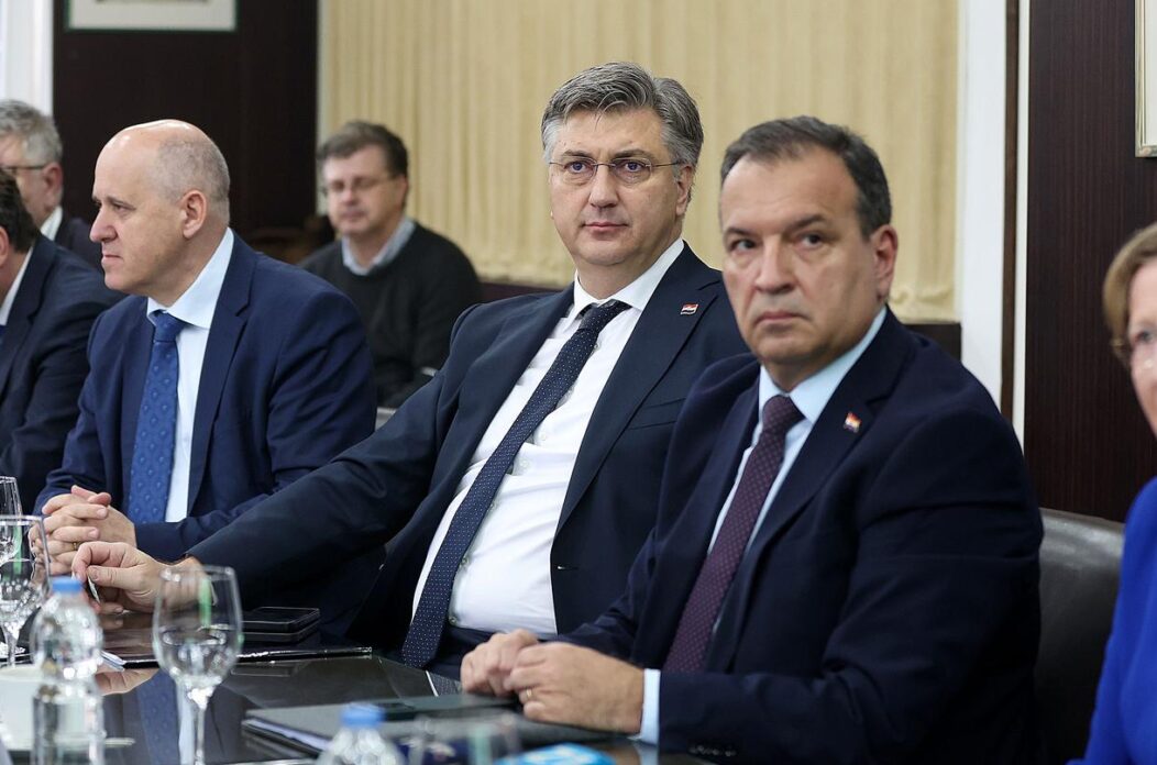 Zagreb: Andrej Plenković obišao je gradilište Klinike za infektivne bolesti dr. Fran Mihaljević Zagreb: Andrej Plenković obišao je gradilište Klinike za infektivne bolesti dr. Fran Mihaljević