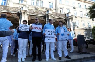 Rijeka: Štrajk medicinskih djelatnika u KBC-u Rijeka Rijeka: Štrajk medicinskih djelatnika u KBC-u Rijeka