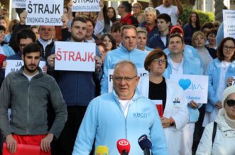Rijeka: Štrajk medicinskih djelatnika u KBC-u Rijeka Rijeka: Štrajk medicinskih djelatnika u KBC-u Rijeka