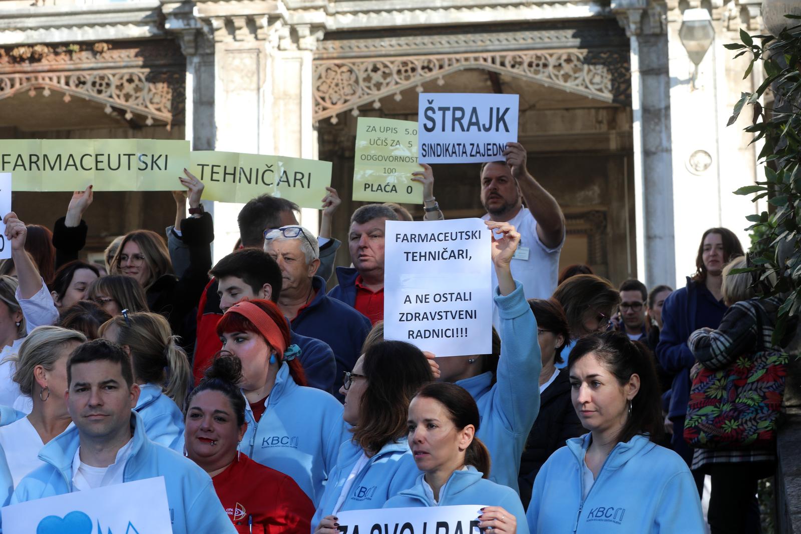 Rijeka: Štrajk medicinskih djelatnika u KBC-u Rijeka Rijeka: Štrajk medicinskih djelatnika u KBC-u Rijeka
