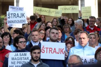Rijeka: Štrajk medicinskih djelatnika u KBC-u Rijeka Rijeka: Štrajk medicinskih djelatnika u KBC-u Rijeka
