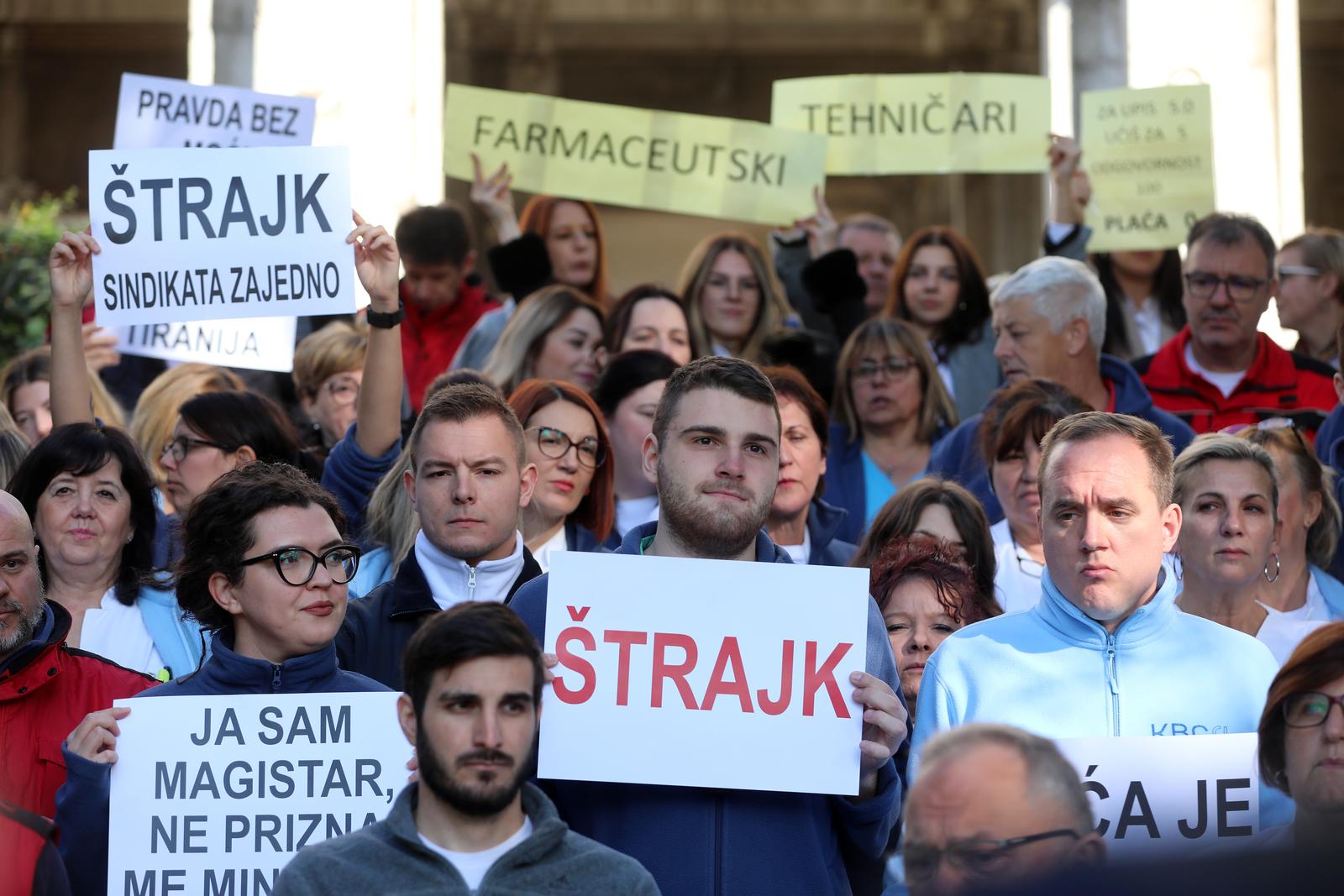 Rijeka: Štrajk medicinskih djelatnika u KBC-u Rijeka Rijeka: Štrajk medicinskih djelatnika u KBC-u Rijeka