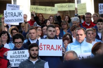 Rijeka: Štrajk medicinskih djelatnika u KBC-u Rijeka Rijeka: Štrajk medicinskih djelatnika u KBC-u Rijeka