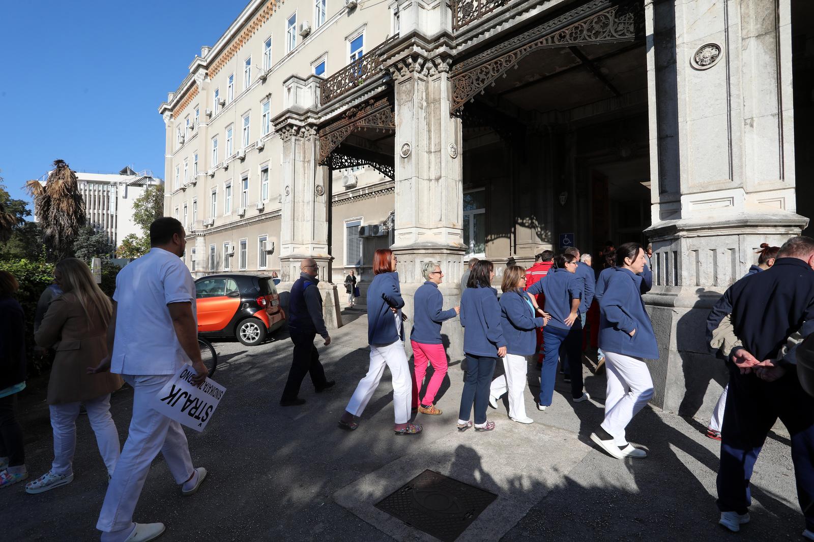 Rijeka: Štrajk medicinskih djelatnika u KBC-u Rijeka Rijeka: Štrajk medicinskih djelatnika u KBC-u Rijeka