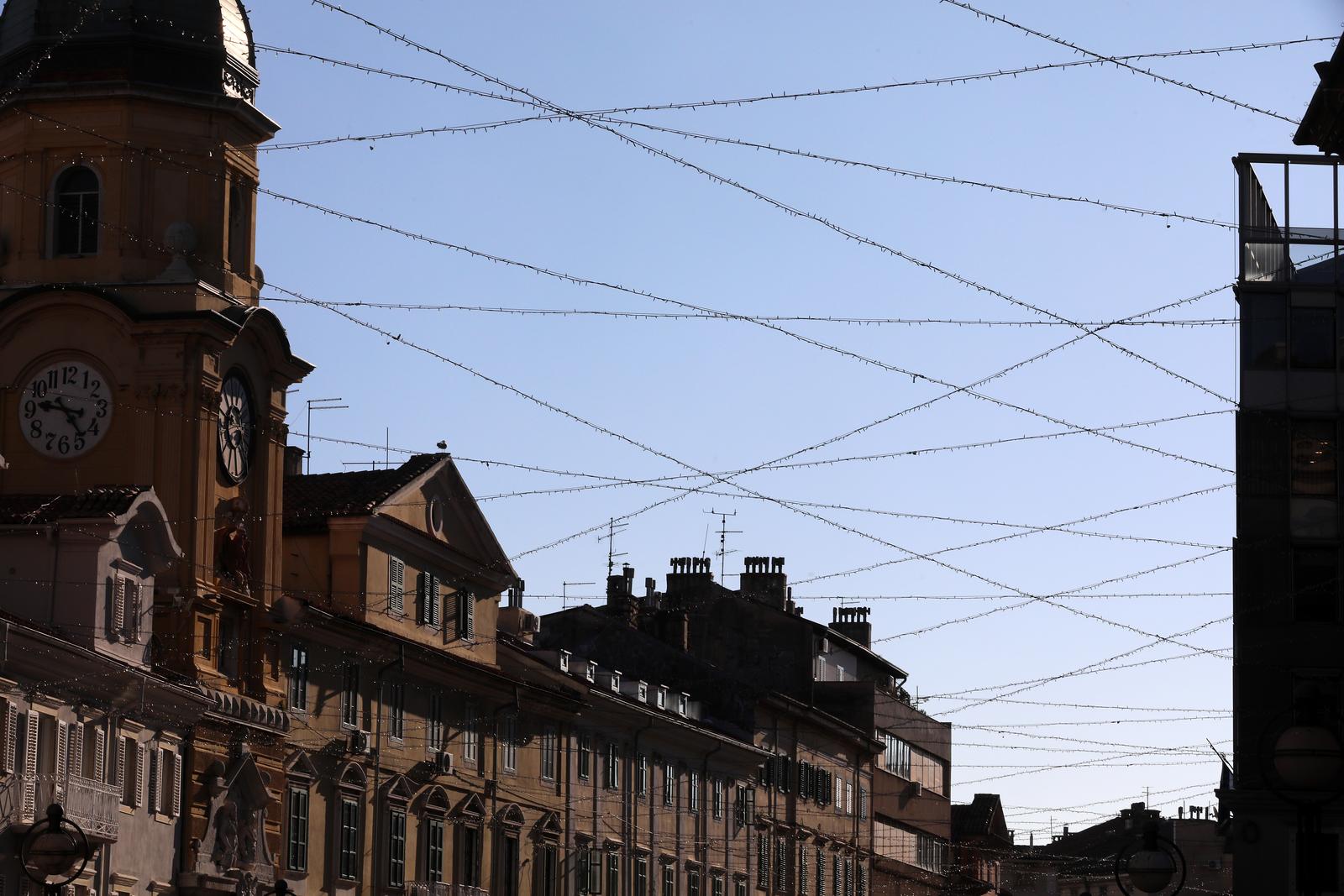 Rijeka: Po?elo ukraavanje grada uo?i blagdana Rijeka: Po?elo ukraavanje grada uo?i blagdana