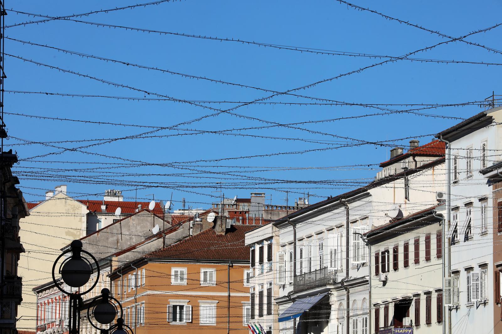 Rijeka: Po?elo ukraavanje grada uo?i blagdana Rijeka: Po?elo ukraavanje grada uo?i blagdana