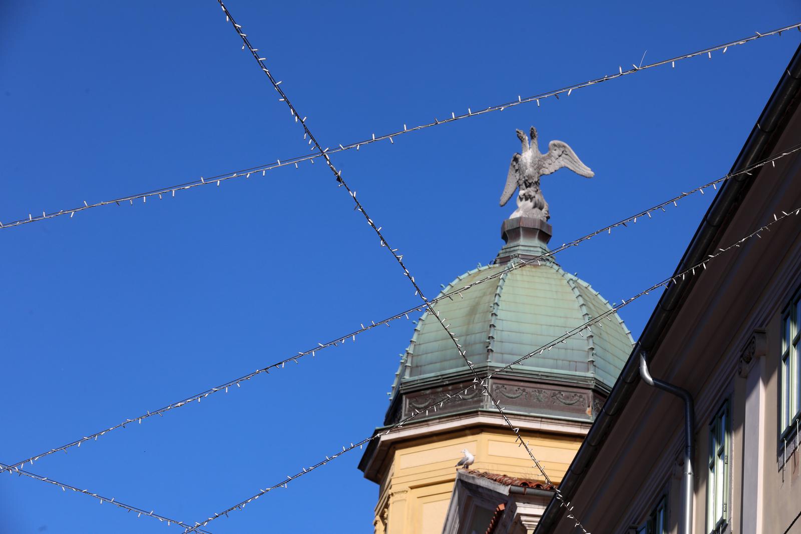 Rijeka: Po?elo ukraavanje grada uo?i blagdana Rijeka: Po?elo ukraavanje grada uo?i blagdana
