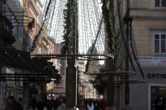 Rijeka: Po?elo ukraavanje grada uo?i blagdana Rijeka: Po?elo ukraavanje grada uo?i blagdana