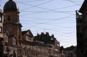 Rijeka: Po?elo ukraavanje grada uo?i blagdana Rijeka: Po?elo ukraavanje grada uo?i blagdana