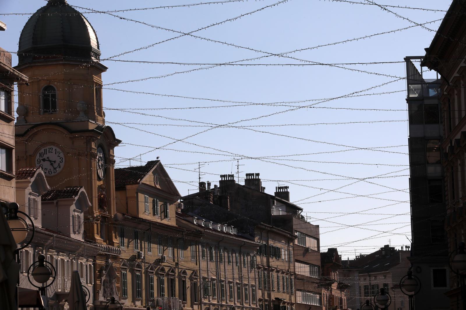 Rijeka: Po?elo ukraavanje grada uo?i blagdana Rijeka: Po?elo ukraavanje grada uo?i blagdana