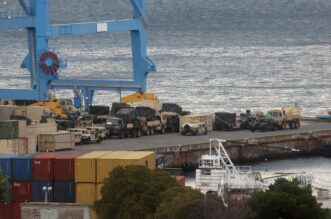 Rijeka: Istovar američke vojne opreme na kontejnerskom terminalu Brajdica Rijeka: Istovar američke vojne opreme na kontejnerskom terminalu Brajdica