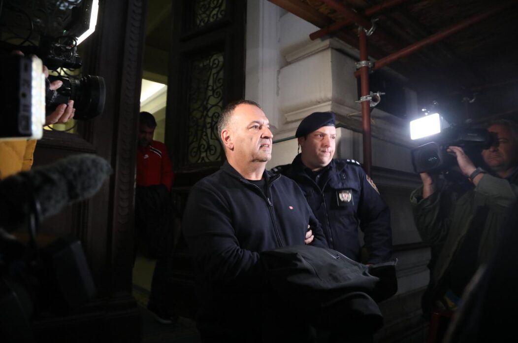 Bivši ministar Vili Beroš odlazi sa Županijskog suda u Zagrebu Bivši ministar Vili Beroš odlazi sa Županijskog suda u Zagrebu