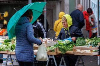 Rijeka: Kiša te jugo otežavaju rad na tržnici Rijeka: Kiša te jugo otežavaju rad na tržnici