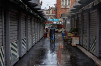 Rijeka: Kiša te jugo otežavaju rad na tržnici Rijeka: Kiša te jugo otežavaju rad na tržnici