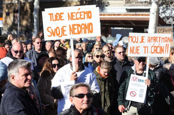 Zagreb: Prosvjed inicijative “Spasimo male obiteljske iznajmljivače”