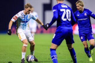 Dinamo i Rijeka sastali se u 14. kolu SuperSport HNL-a Dinamo i Rijeka sastali se u 14. kolu SuperSport HNL-a