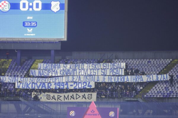 Navijači na maksimirskim tribinama na susretu Dinama i Rijeke