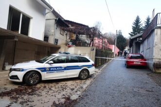 Zagreb: Na Črnomercu pronađeno tijelo žene, policijski očevid u tijeku Zagreb: Na Črnomercu pronađeno tijelo žene, policijski očevid u tijeku