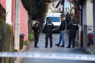 Zagreb: Na Črnomercu pronađeno tijelo žene, policijski očevid u tijeku Zagreb: Na Črnomercu pronađeno tijelo žene, policijski očevid u tijeku