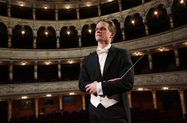 maestro Valentin Egel