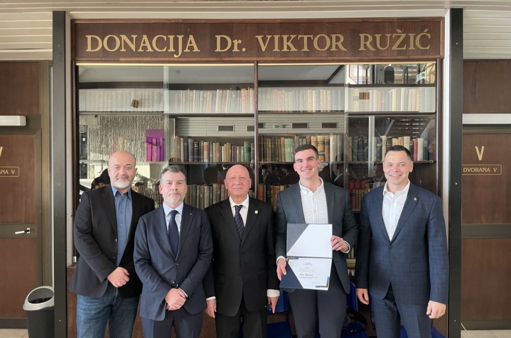 Gordan Resan, Nikola Sabljar, Nikola Mihić, Dino Markić i Franko Gržetić, predsjednik Rotary kluba Rijeka Gordan Resan, Nikola Sabljar, Nikola Mihić, Dino Markić i Franko Gržetić, predsjednik Rotary kluba Rijeka