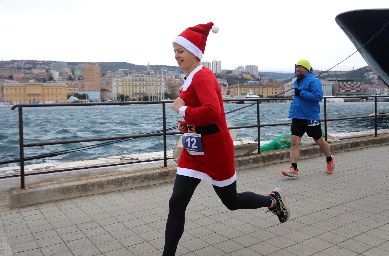 Rijeka: HoHoHo Run 2024 utrka održana je na Mololongu Rijeka: HoHoHo Run 2024 utrka održana je na Mololongu
