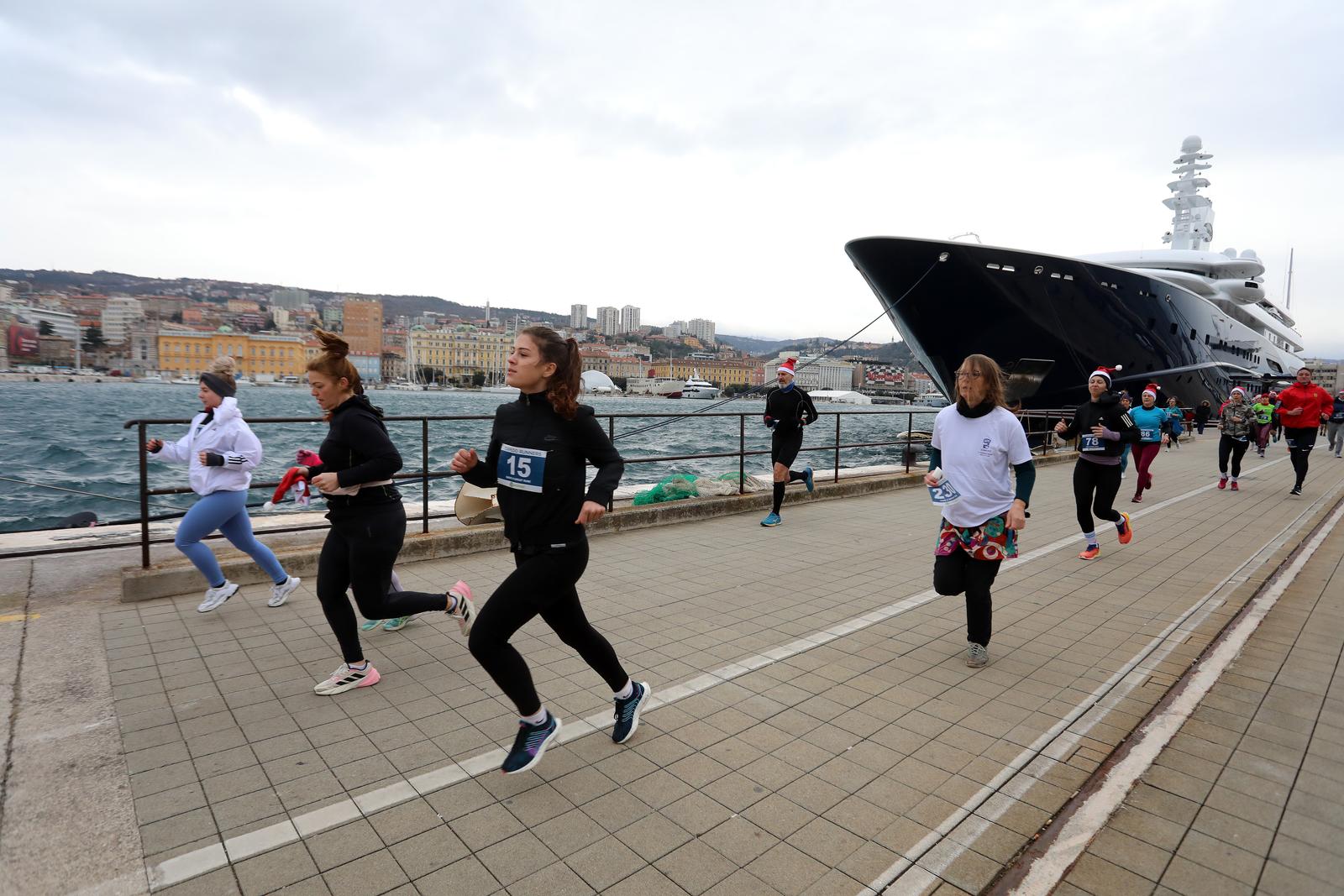 Rijeka: HoHoHo Run 2024 utrka održana je na Mololongu Rijeka: HoHoHo Run 2024 utrka održana je na Mololongu