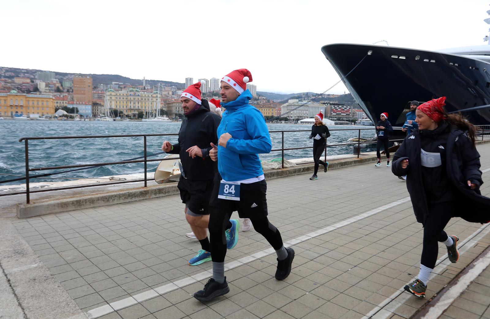 Rijeka: HoHoHo Run 2024 utrka održana je na Mololongu Rijeka: HoHoHo Run 2024 utrka održana je na Mololongu