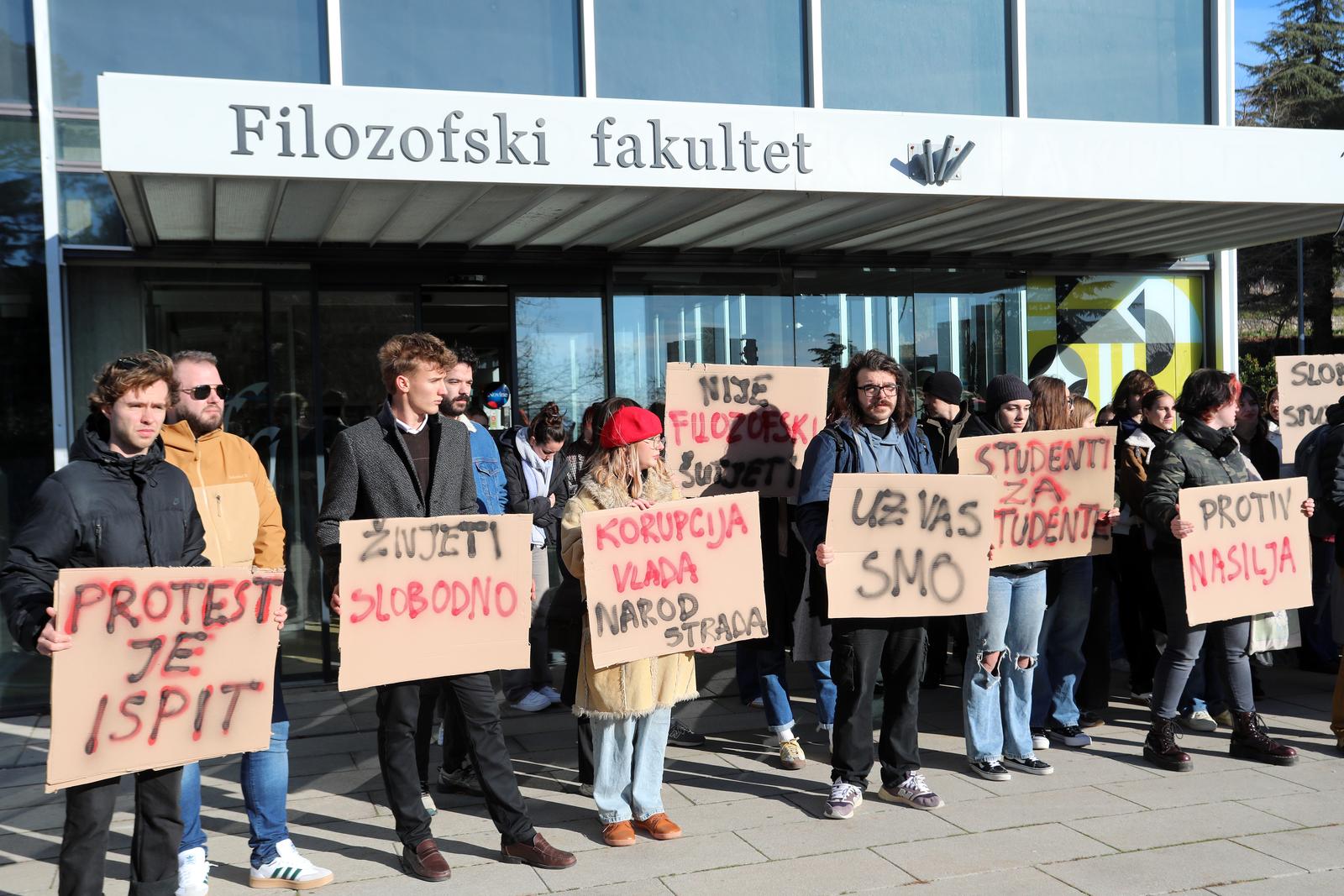 Rijeka: Prosvjed podrške riječkih studenata kolegama u Srbiji Rijeka: Prosvjed podrške riječkih studenata kolegama u Srbiji