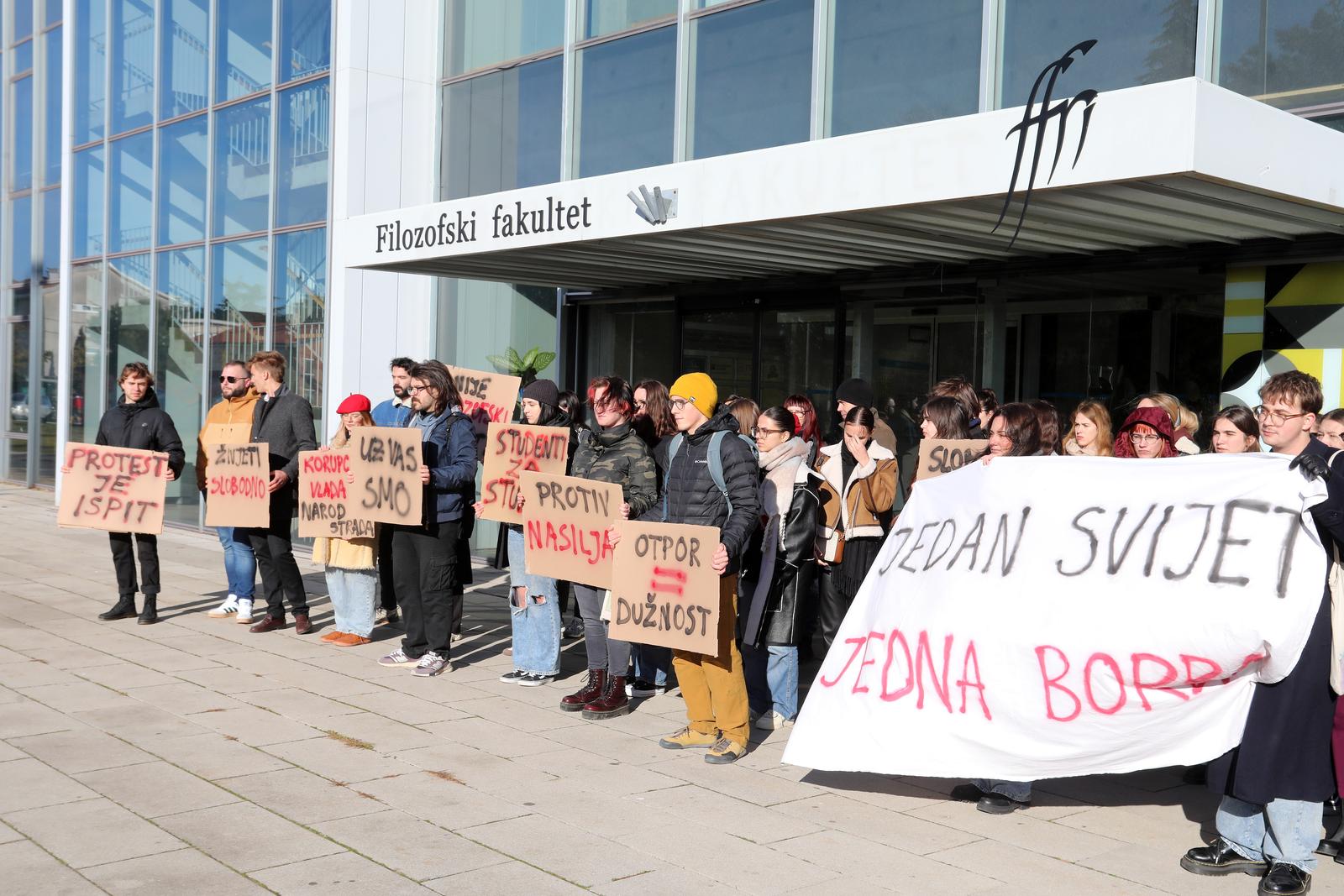 Rijeka: Prosvjed podrke rije?kih studenata kolegama u Srbiji Rijeka: Prosvjed podrke rije?kih studenata kolegama u Srbiji
