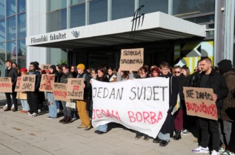 Rijeka: Prosvjed podrke rije?kih studenata kolegama u Srbiji Rijeka: Prosvjed podrke rije?kih studenata kolegama u Srbiji