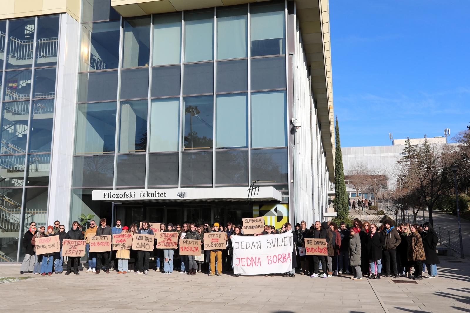 Rijeka: Prosvjed podrške riječkih studenata kolegama u Srbiji Rijeka: Prosvjed podrške riječkih studenata kolegama u Srbiji
