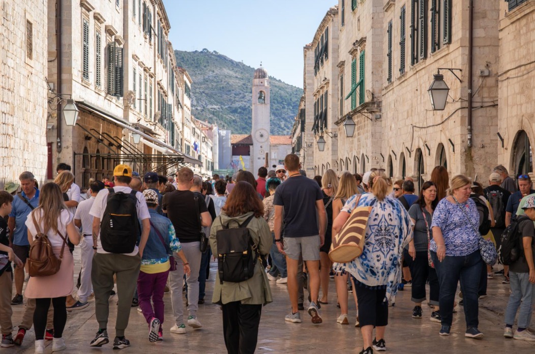 Turisti u Dubrovniku Turisti u Dubrovniku