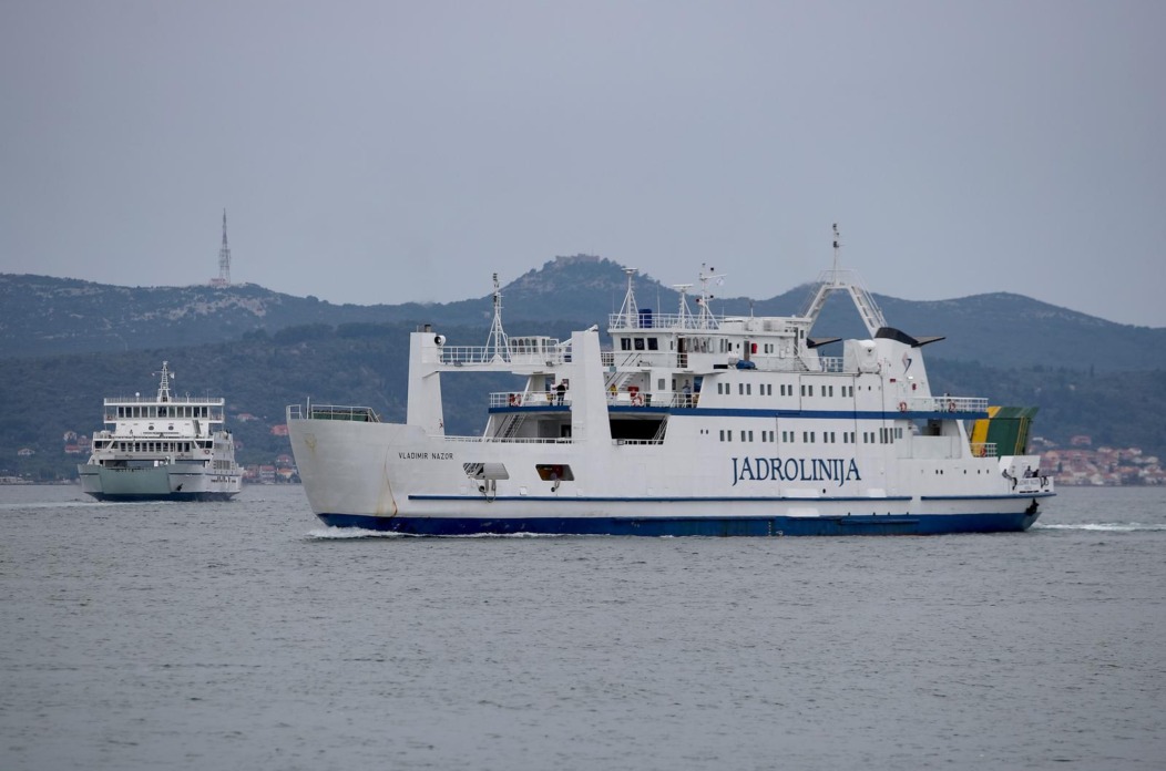 Zadar: Opet kvar, trajekt Vladimir Nazor nije uspio spustiti rampu na otoku Istu Zadar: Opet kvar, trajekt Vladimir Nazor nije uspio spustiti rampu na otoku Istu