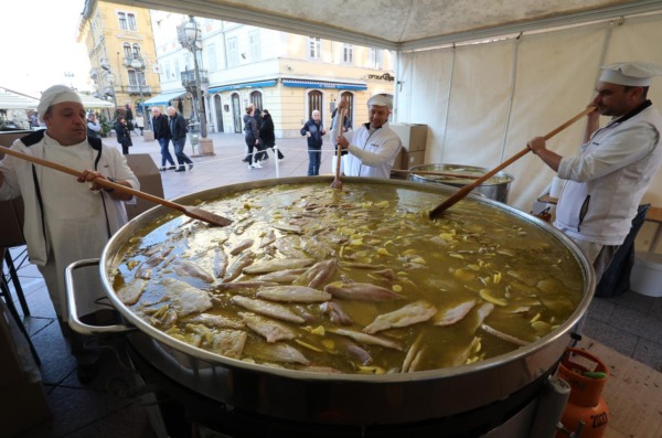 Rijeka: Tradicionalna Gastrofešta, predblagdanska marenda za građane