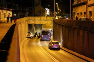 Zagreb: Pet osoba ozlijeđeno u sudaru osobnog automobila i autobusa u Selskoj ulici Zagreb: Pet osoba ozlijeđeno u sudaru osobnog automobila i autobusa u Selskoj ulici