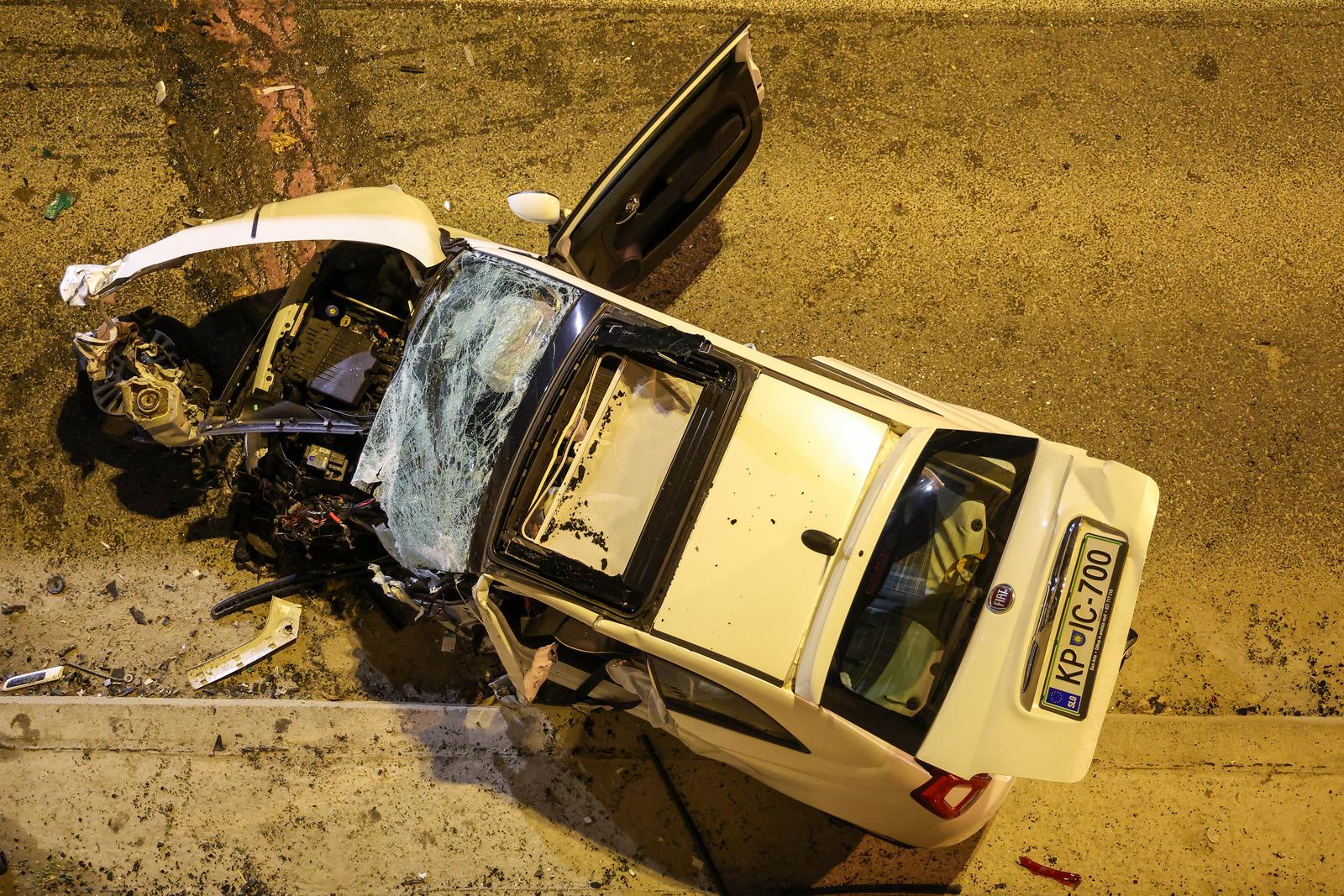 Zagreb: Pet osoba ozlijeđeno u sudaru osobnog automobila i autobusa u Selskoj ulici Zagreb: Pet osoba ozlijeđeno u sudaru osobnog automobila i autobusa u Selskoj ulici