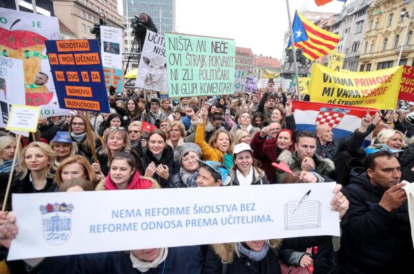 Zagreb: Tisuće prosvjetara stiglo na glavni gradski Trg