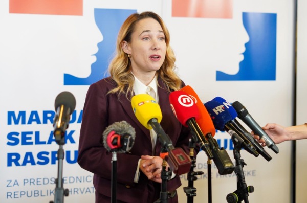 Zagreb: Predsjednička kandidatkinja Marija Selak Raspudić obratila se medijima Zagreb: Predsjednička kandidatkinja Marija Selak Raspudić obratila se medijima