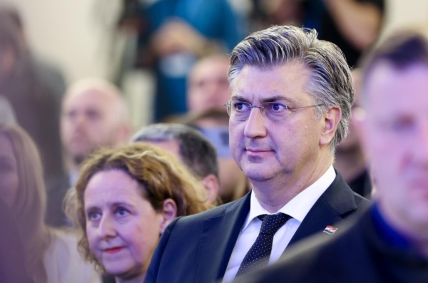 Zagreb: Dragan Primorac obratio se nakon objave konačnih rezultata te prolaska u drugi krug izbora Zagreb: Dragan Primorac obratio se nakon objave konačnih rezultata te prolaska u drugi krug izbora