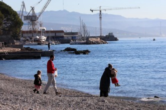 Rijeka: Gra?ani u etnji na plai Kantrida Rijeka: Gra?ani u etnji na plai Kantrida
