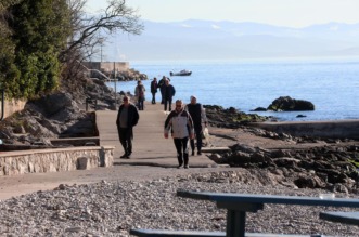 Rijeka: Gra?ani u etnji na plai Kantrida Rijeka: Gra?ani u etnji na plai Kantrida