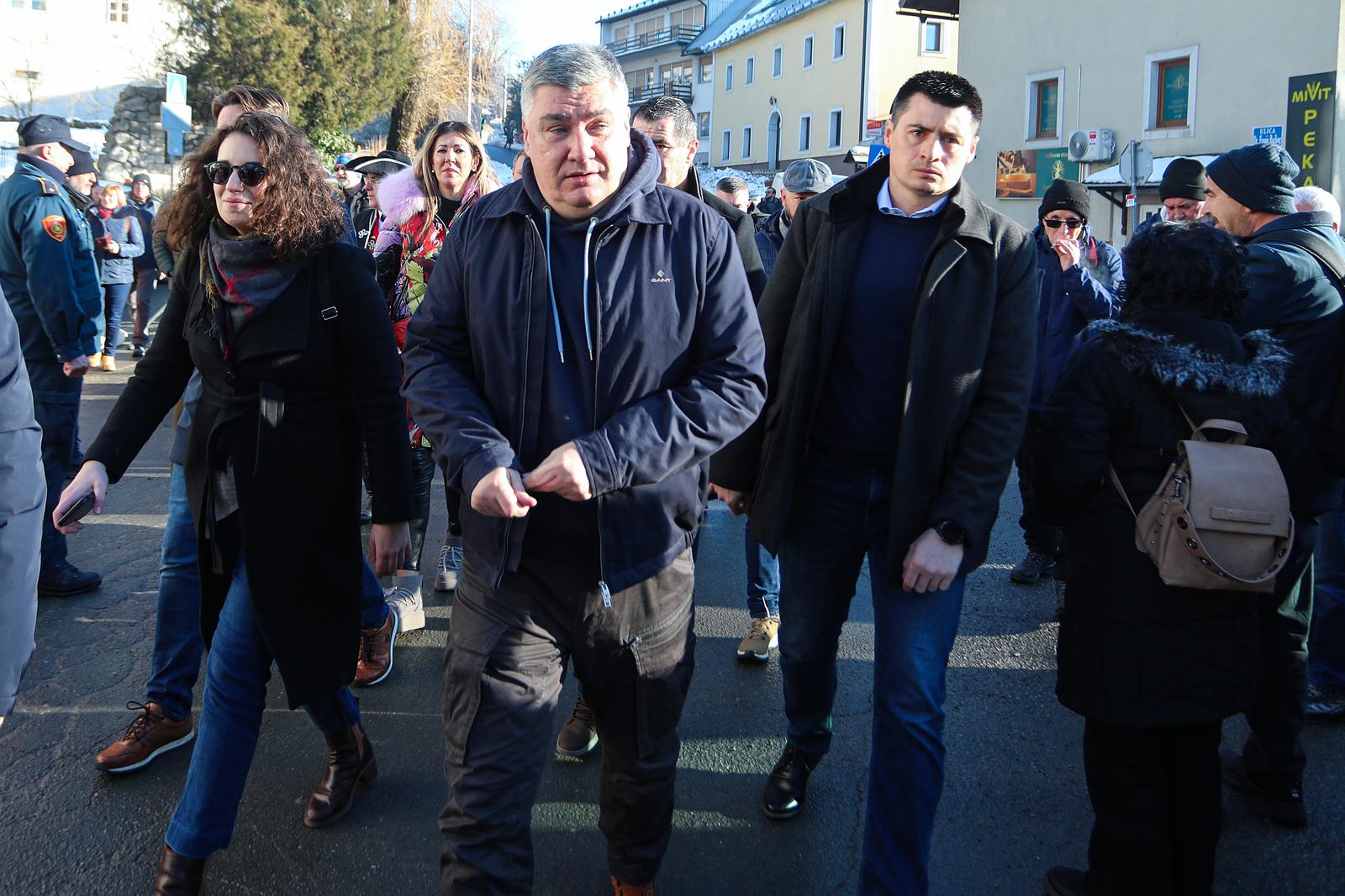 Predsjednik Zoran Milanović na tradicionalnom dočeku Nove godine u podne u Fužinama Predsjednik Zoran Milanović na tradicionalnom dočeku Nove godine u podne u Fužinama