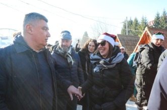 Predsjednik Zoran Milanović na tradicionalnom dočeku Nove godine u podne u Fužinama Predsjednik Zoran Milanović na tradicionalnom dočeku Nove godine u podne u Fužinama