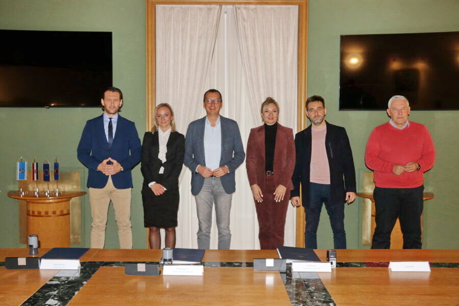 Potpis-kolektivnog-ugovora-za-zaposlenike-Grada-Rijeke-1 Potpis-kolektivnog-ugovora-za-zaposlenike-Grada-Rijeke-1