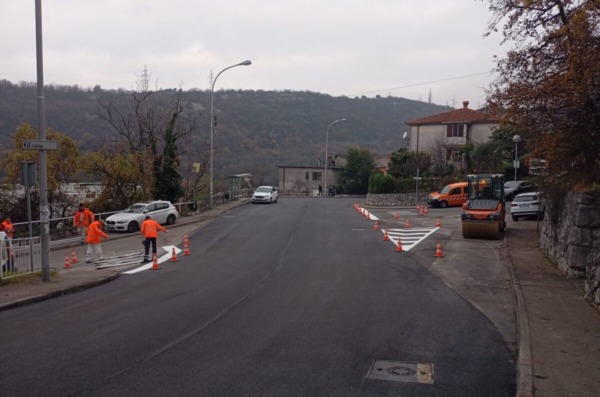 Sanacija-asfalta-u-Ulici-Ive-Lole-Ribara-1-1200×904