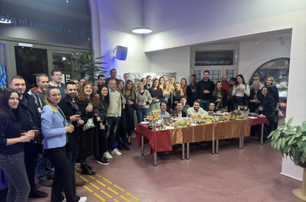 Startup-inkubator-bozicni-domjenak-1067×800 Startup-inkubator-bozicni-domjenak-1067×800