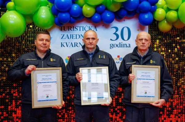 TZ-KVARNER-stoje svi-MAŽAR (1)