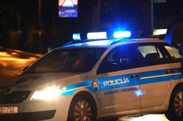 policija-split-noć-miranda-cikotić-pixsell 2 policija-split-noć-miranda-cikotić-pixsell 2